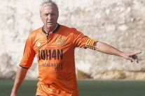 كرويف يقلل من شأن الكرة الذهبية: تمثيلية ومهزلة صحفية لا تهمني