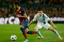 ملاعب إنكلترا المبللة وراء رفض نيمار اللعب لمان سيتي