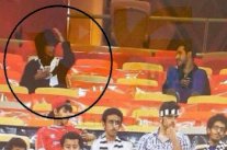 ضبط فتاة متنكرة في زي رجالي في ملعب لكرة القدم في جدة