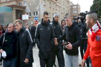 طعن مشجعين من باريس سان جرمان وحالتهما ليست بخطر