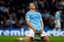 نصري يشعل الأجواء ويفتح باب الرحيل عن مانشستر سيتي