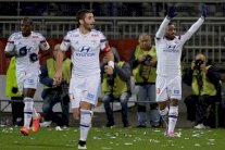 ليون يشدد الخناق على مرسيليا بفوزه على كاين