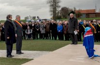 بلاتيني يزيح الستار عن نصب تذكاري يخلد مباراة 1914