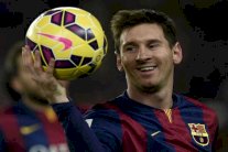 بعد تحطيم رقمي زارا وراؤول.. ميسي أفضل لاعب في نوفمبر