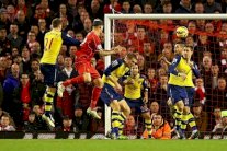 تعادل ليفربول وأرسنال وأتلتيكو مدريد يستعيد توازنه