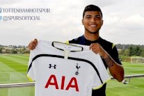 توتنهام يعزز دفاعه بالأميركي يلدين