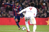 مشجعو برشلونة يطلقون صيحات الاستهجان ضد دوغلاس