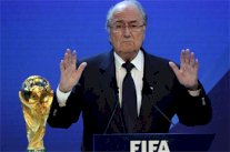 بلاتر : سيتم نشر تقرير كأسي العالم 2018 و2022