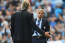 بيليغريني غاضب من لاعبيه ومورينيو يتذمر من التحكيم