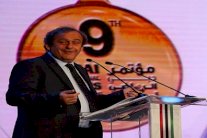 بلاتيني يجدد مطالبته باستخدام البطاقة البيضاء