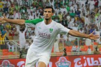 الأهلي السعودي يمدد عقد مهاجمه السوري السومة