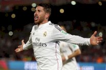 مانشستر يونايتد يغري صخرة دفاع ريال مدريد براتب خيالي