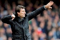 سوانسي سيتي يقيل مدربه الدنماركي ميكايل لاودروب