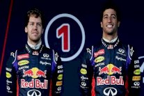 ريكياردو لن ينحني بسهولة أمام سيباستيان فيتل في ريد بول-رينو