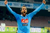 38 مليون يورو تنقل الأرجنتيني هيغواين من نابولي إلى برشلونة