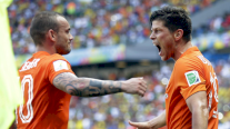 الصحف الهولندية تحيي هونتيلار وتنقسم حول ركلة جزاء روبن
