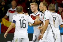 ألمانيا تثأر من الجزائر بعد 32 عاماً وتبلغ ربع النهائي