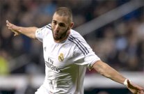 الفرنسي كريم بنزيمة سيجدد عقده مع ريال مدريد حتى عام 2018