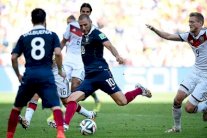 بنزيمة أفضل لاعب فى الدور ربع النهائي ورودريغيز ثانياً