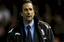 فالنسيا يقيل المدرب بيتزي بعد 6 اشهر من تعيينه