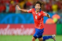 نجم العين السابق فالديفيا يعتزل إعتزاله اللعب دولياً