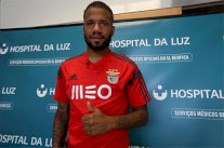 بيبي من بنفيكا إلى مانشستر يونايتد