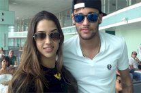 البرازيلي نيمار يصل لبرشلونة ويستعد لبدء المرحلة الثانية من العلاج