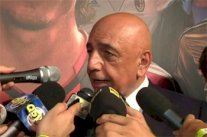 غالياني يسخر من خسارة يوفنتوس ويؤكد بقاء بالوتيلي بنسبة 99.9% 