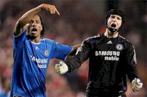 تعاقد تشلسي مع دروغبا يعصف بمستقبل تشيك مع الفريق