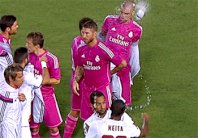 سيدو كيتا : قذفت بيبي بعبوة الماء بعدما بصق في وجهي 