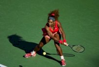 دورة ستانفورد: سيرينا تتخطى إيفانوفيتش بصعوبة وخروج شقيقتها