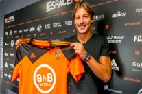 الجزائري مصطفى إلى لوريان الفرنسي