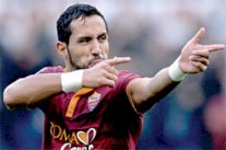 مانشستر يونايتد يفاوض روما لضم مهدي بن عطية بـ 38 مليون يورو