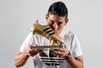 خاميس رودريقيز يتسلم الحذاء الذهبي كهداف لمونديال البرازيل