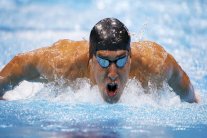 السباح الأميركي فيلبس يعود إلى الساحة الدولية