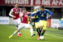 أياكس يتخطى الكمار بثلاثية في الدوري الهولندي