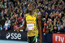 بولت يحطم الرقم القياسي لسباق 100 م داخل قاعة