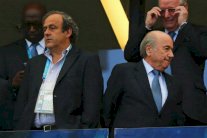 بلاتيني يعلن الخميس قراره بشأن خوض انتخابات الفيفا