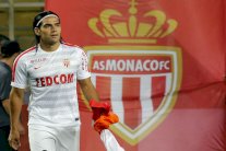 أداء بنزيما الباهت يدفع الريال لضم فالكاو قبل إغلاق الميركاتو