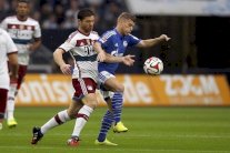 شالكه ينتزع التعادل من بايرن وفوز تاريخي لبادربون