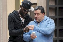 وكيله: ليفربول فرصة حياة أوموت لبالوتيلي..وهذه قصة بند السلوكيات 