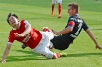 ماينتس يحرم بادربورن من فوز تاريخي ومونشنغلادباخ يتجنب الخسارة 