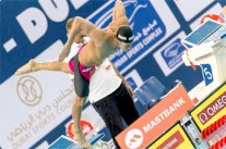 السيدة الحديدية تضرب بقوة في كأس العالم للسباحة بدبي