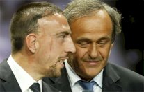 بلاتيني يهدد ريبيري بالعقوبة بسبب اعتزاله دولياً