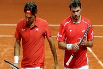 فيدرر وفافرينكا يسعيان لقيادة سويسرا إلى نهائي كأس ديفيس