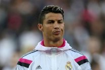 مانشستر يونايتد يعرض 300 ألف يورو راتباً أسبوعياً على رونالدو