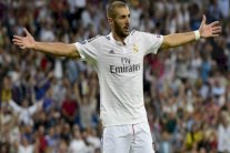 بنزيما يحرز الهدف رقم 