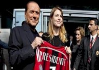 برلوسكوني: ميلان سيعود إلى نخبة الأندية العالمية