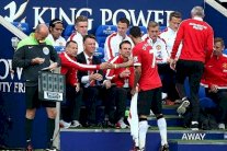 خلافات بين لاعبي يونايتد وفان غال بعد الخسارة أمام ليستر سيتي