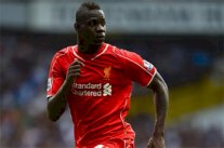 الشرطة البريطانية تحقق في تعرض بالوتيلي لإساءات عنصرية 